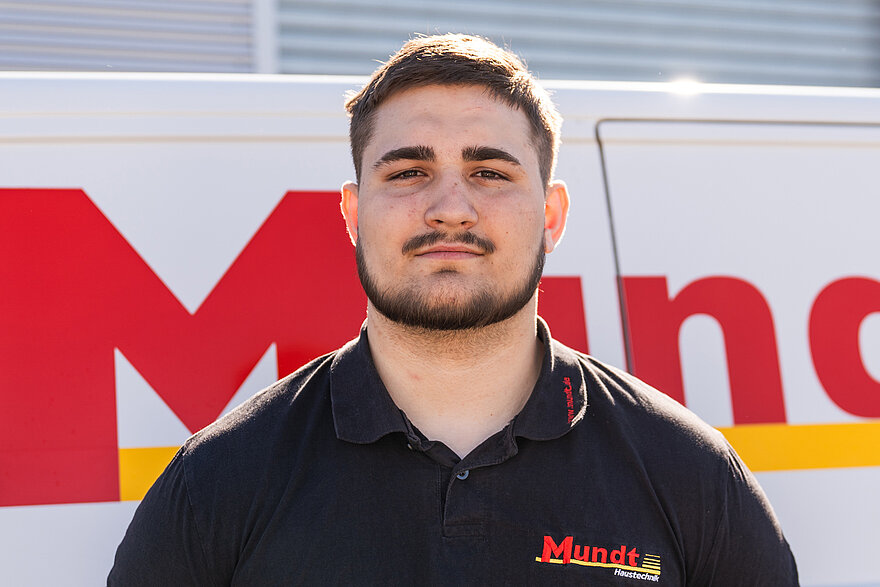 mänlicher Anlagenmechaniker